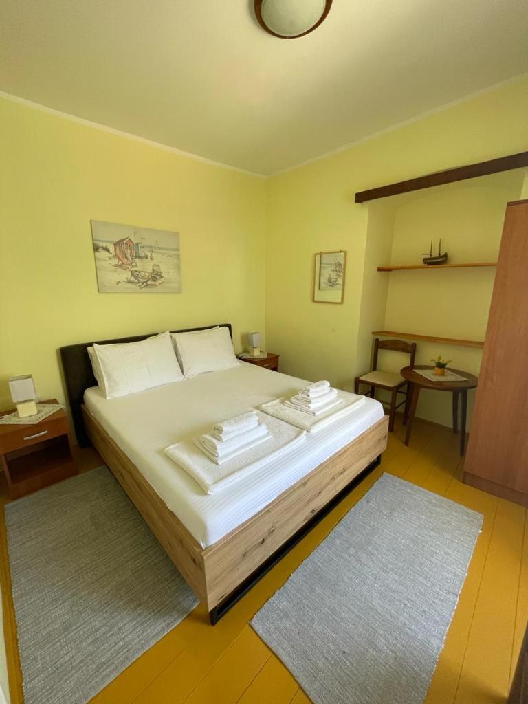 Mediterranean Holiday House & Apartments Kotor Pokój zdjęcie